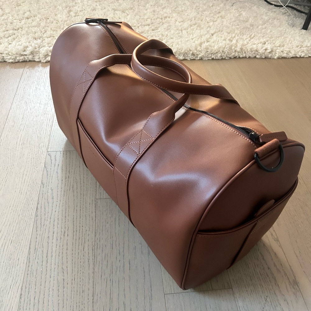 Elegant Tan Men's Duffel Bag